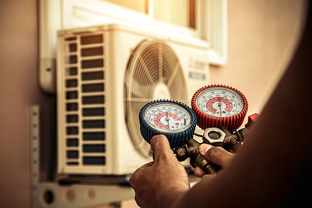Professional Hvac technician working in Chester, AR